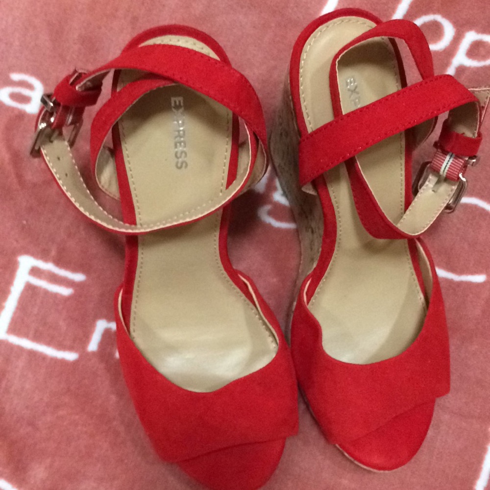 Express Red Platform - Picture 2 of 5